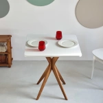 Table à manger carrée JUBI 70cm x 70cm Vert Sauge Pieds en Chêne